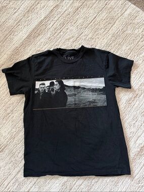 LIVE U2 the Joshua tree Black Short-Sleeve Graphic Band Tee M